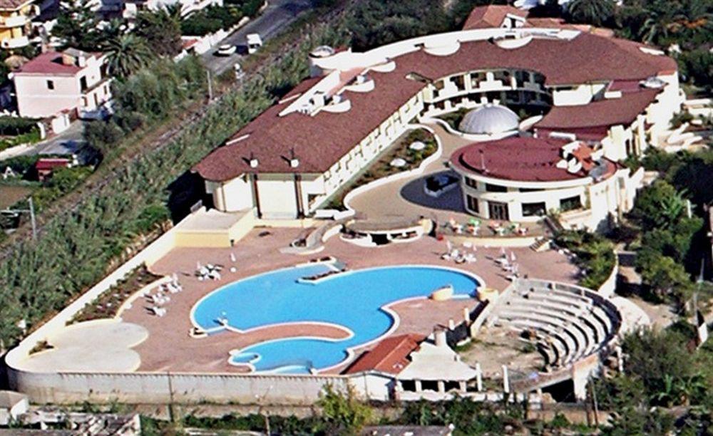 Hotel Resort Lido Degli Aranci ヴィボ・ヴァレンツィア エクステリア 写真