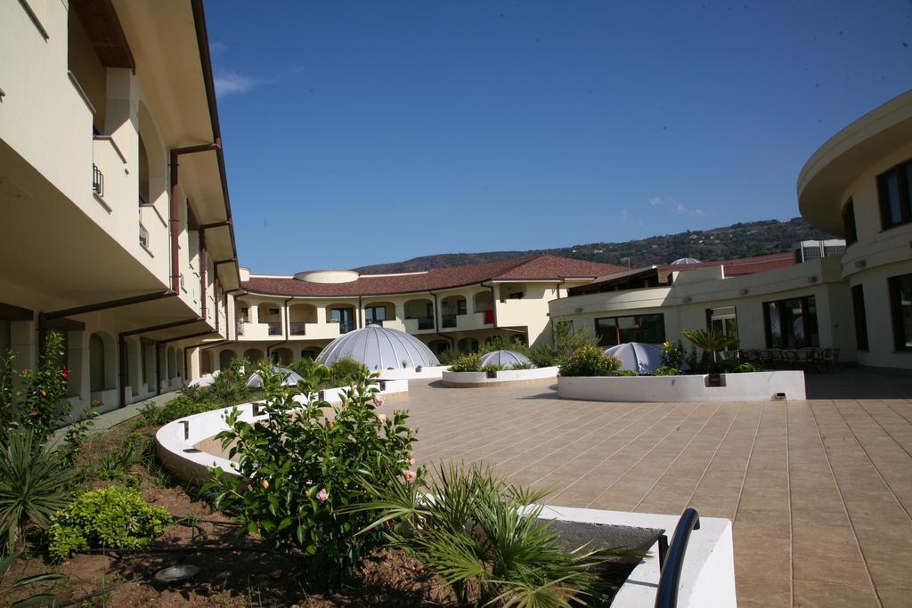 Hotel Resort Lido Degli Aranci ヴィボ・ヴァレンツィア エクステリア 写真