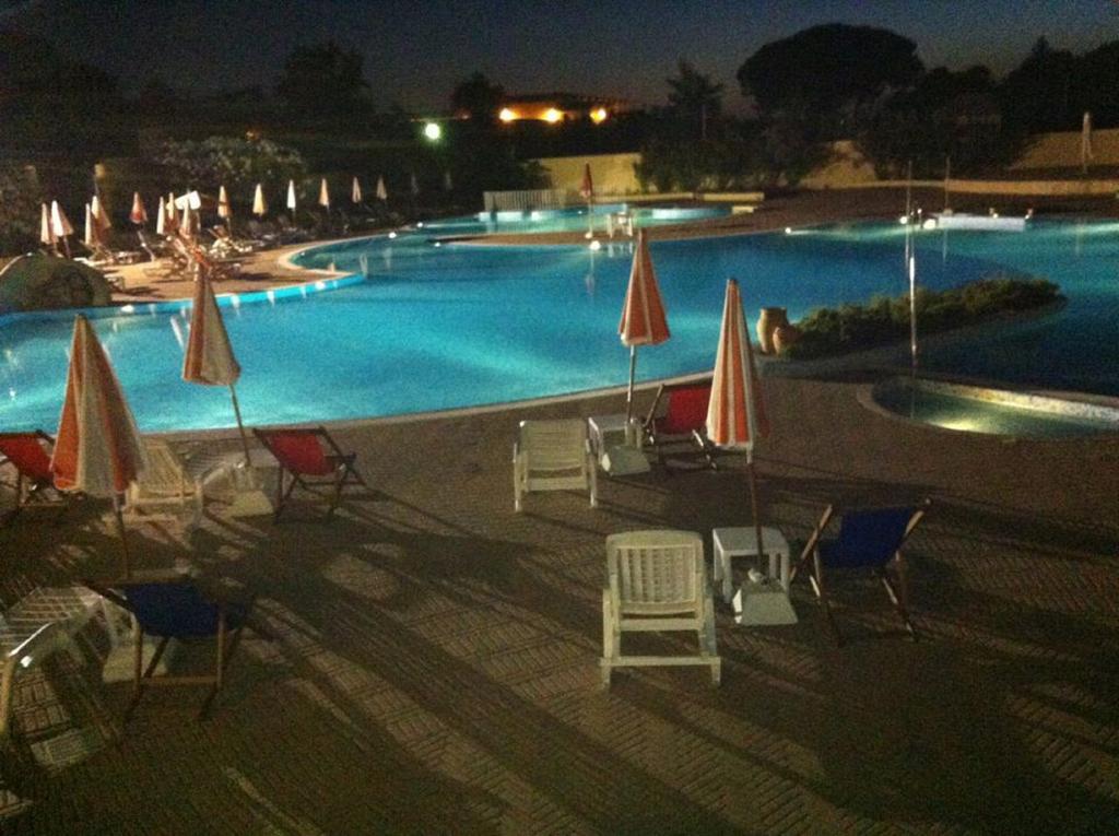 Hotel Resort Lido Degli Aranci ヴィボ・ヴァレンツィア エクステリア 写真