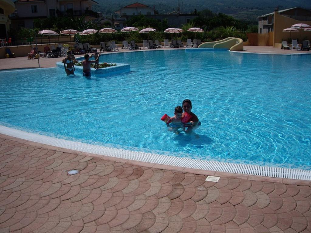Hotel Resort Lido Degli Aranci ヴィボ・ヴァレンツィア エクステリア 写真