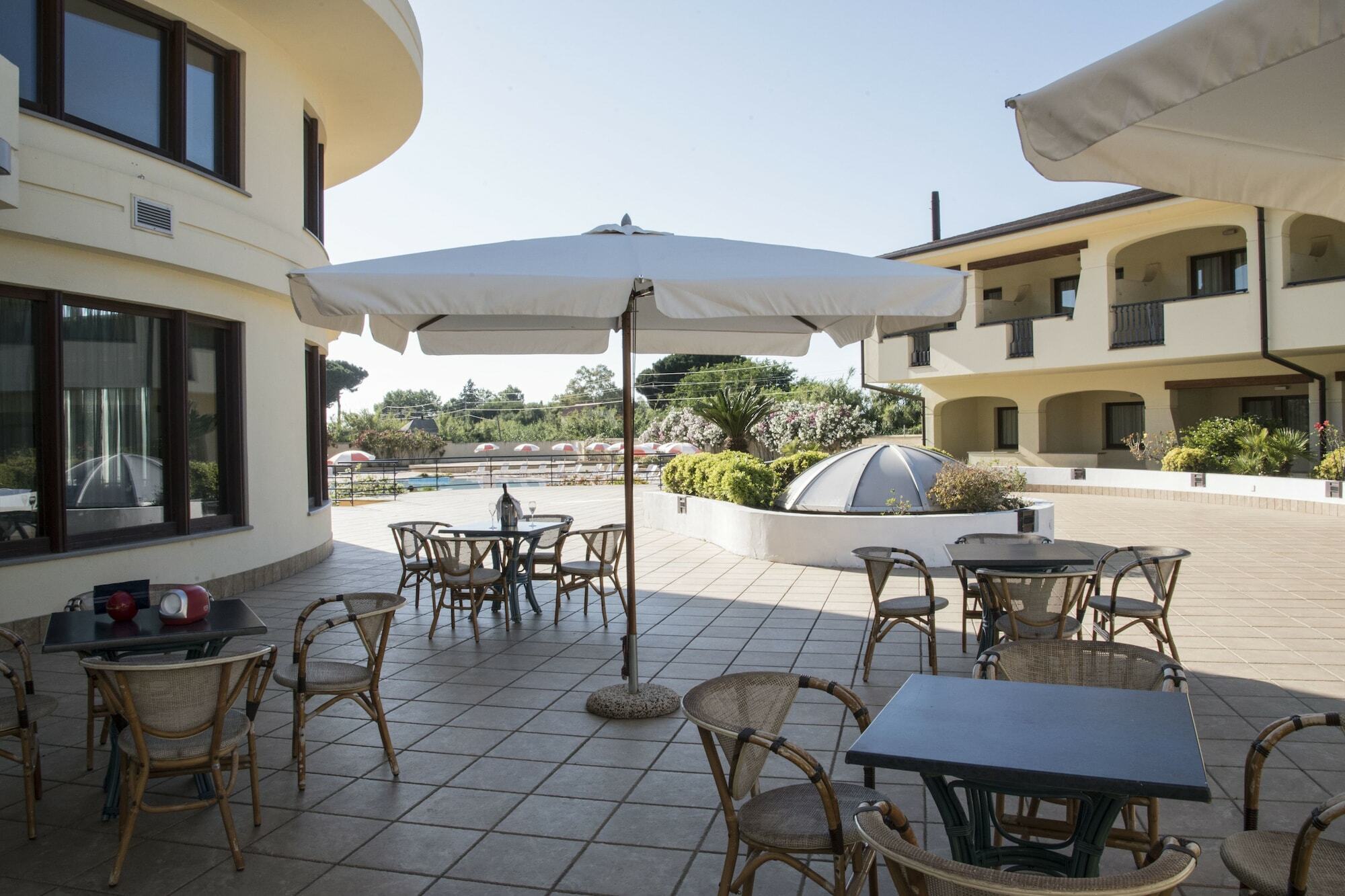 Hotel Resort Lido Degli Aranci ヴィボ・ヴァレンツィア エクステリア 写真